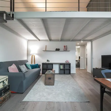 Apartment La Pampa New & Fully Refurbished Apt Milan