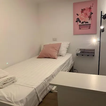 La Pampa New & Fully Refurbished Apt * Μιλάνο